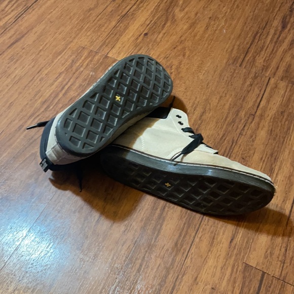 Doc Martin Gray Cairo Canvas Chukka Boots size 9 - Picture 7 of 7